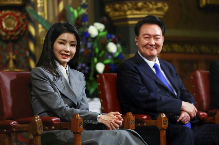 韓國選前爆總統夫人Dior手袋風波　金建希頻出事執政黨頭痛兼內訌