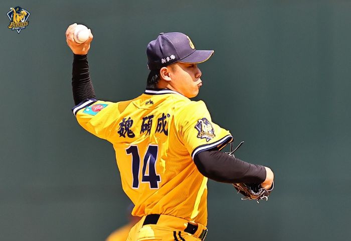 中信兄弟壓倒性勝出，8比0擊敗台鋼雄鷹