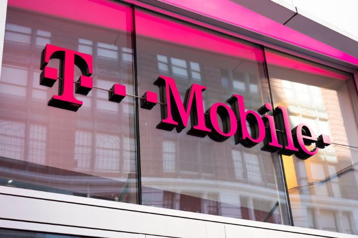 T-Mobile以44億美元收購US Cellular大部分股權，擴大網路覆蓋與市場競爭力