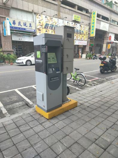 高市衛武營智慧停車區：繳費機全面檢修，提供便捷繳費服務