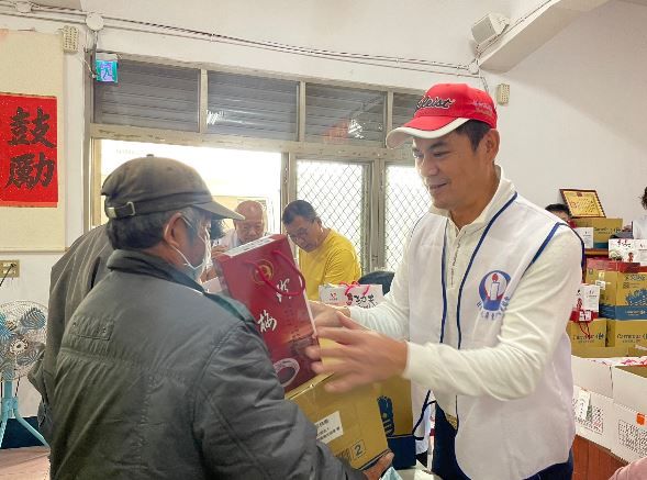 春暖關懷足跡累計28鄉鎮市  滿滿物資載進屏南、離島及原鄉地區