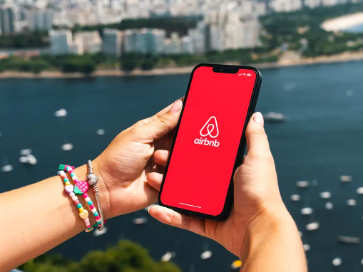 Airbnb 更新隱私規定：禁止室內監控，僅允許室外設置攝影機