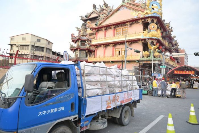 屏東縣推動「以金代金」創新環保政策，誠心祭祀護家園