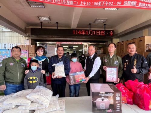 屏東縣溫馨春節送暖 | 愛心連結點亮新年希望