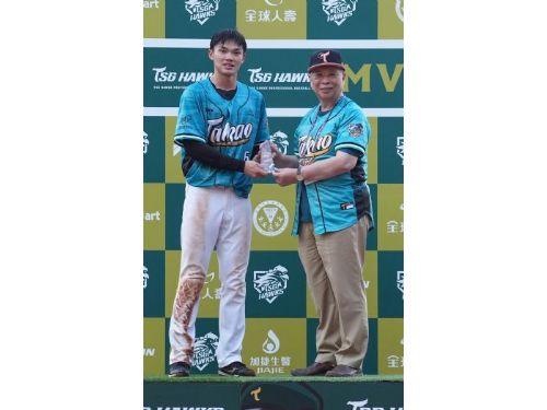 「台鋼雄鷹」勇奪連勝，王博玄成英雄