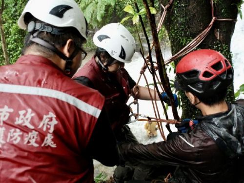 溫馨守護每個生命：新北市動保處溯溪與高空救援實地訓練